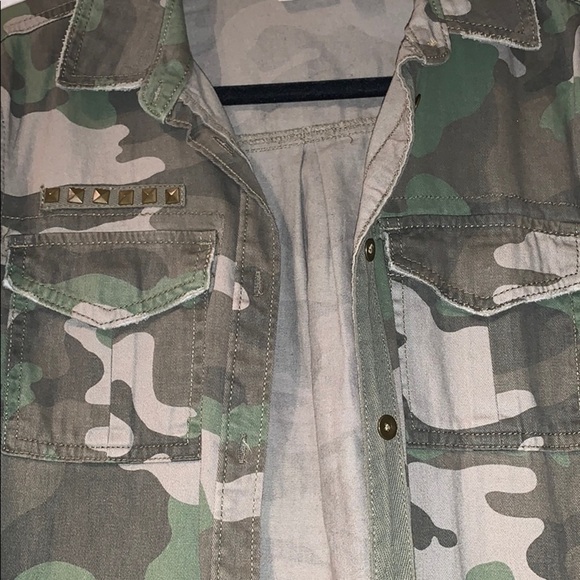 Camouflage, long sleeve button-up with pocket stud - Picture 4 of 6